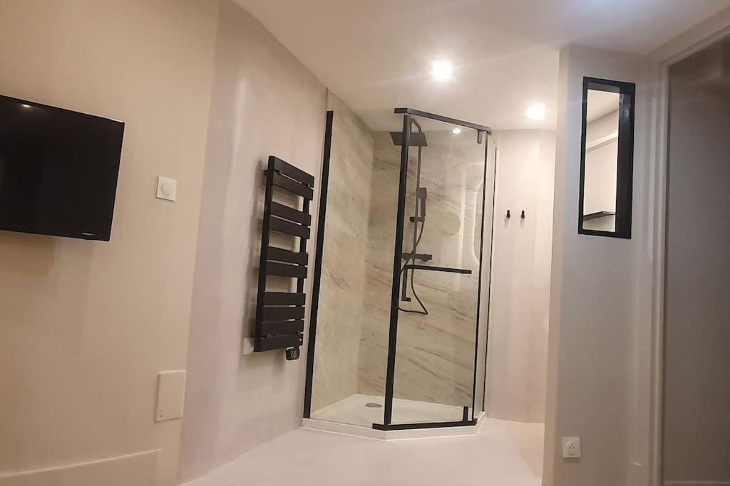 Suite Vinicole Hypercentre, Bastille & Gare 9 Min A Pied غرونوبل المظهر الخارجي الصورة